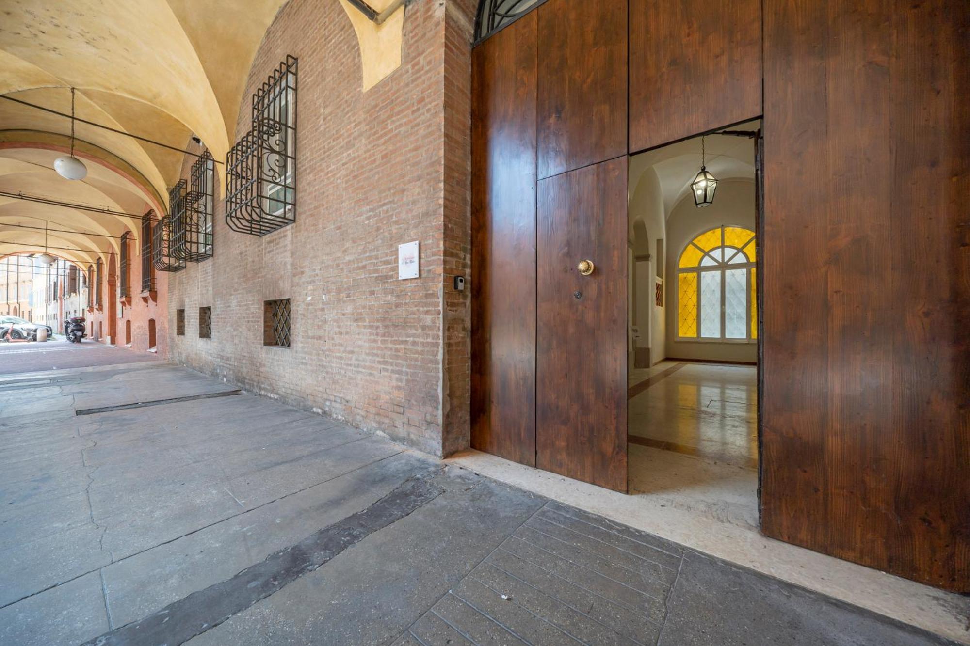 Via Emilia Centro - Stupendo A Apartamento Módena